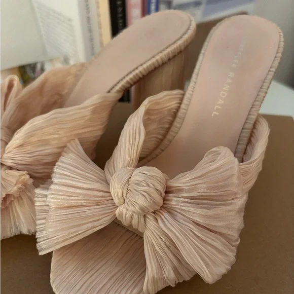 Loeffler Randall bow heels! Size 6 but run small. So cute just too small! - Picture 3 of 3